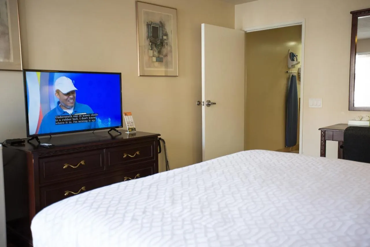 Queens Inn Anaheim 2*,