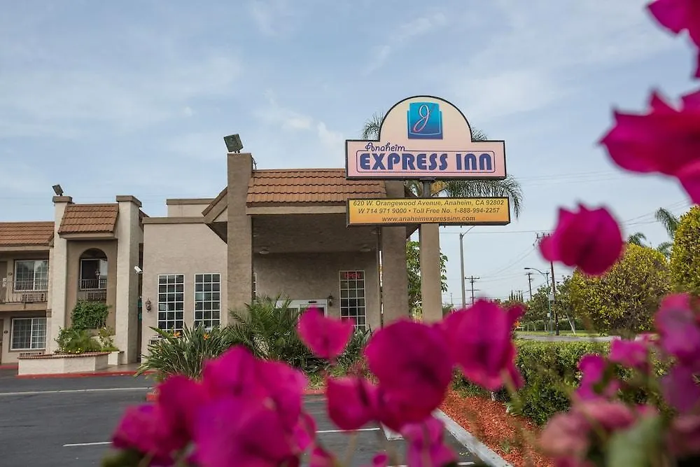 Queens Inn Anaheim