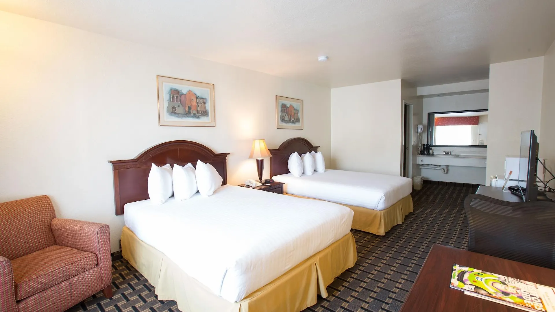 Queens Inn Anaheim