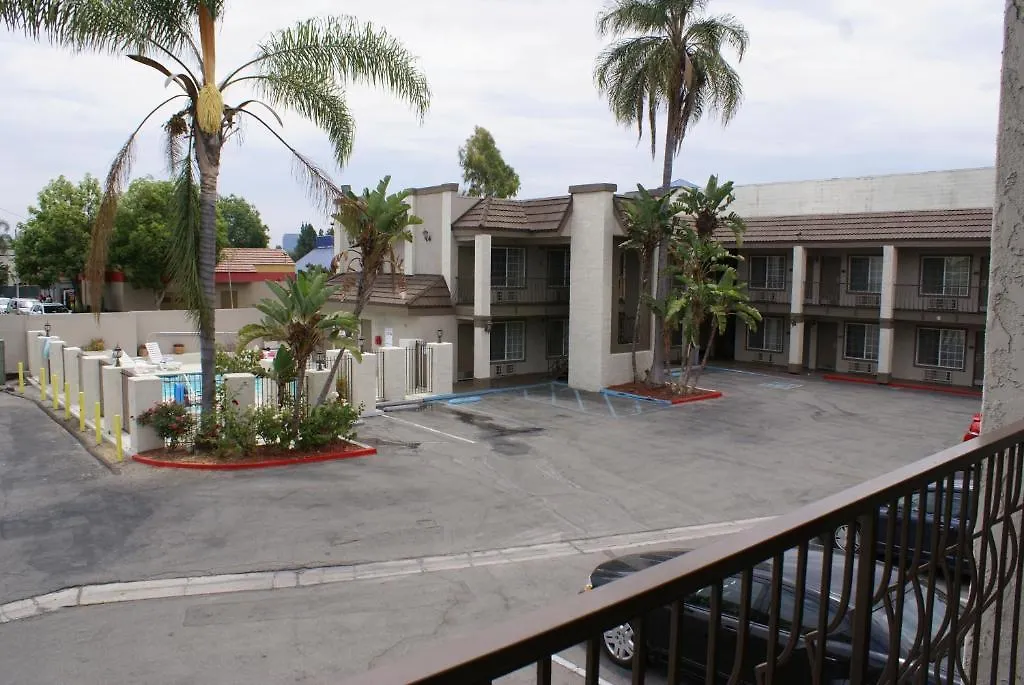 Queens Inn Anaheim