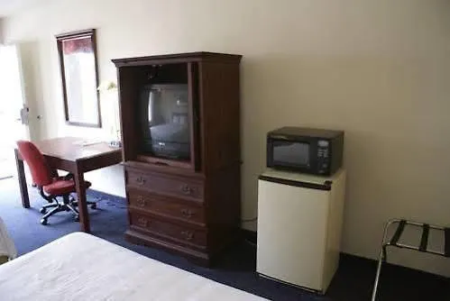 Queens Inn Anaheim Hotel