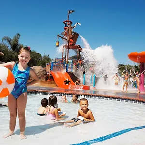 Howard Johnson By Wyndham & Water Playground Отель
